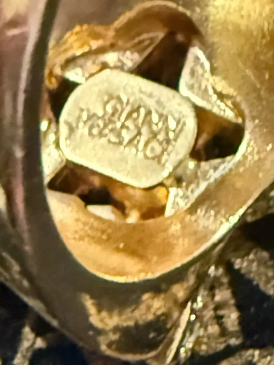 Versace
AUTHENTIC GIANNI VERSACE
SUNBURST RING
Versace Gold Star Ring - Picture 6 of 14